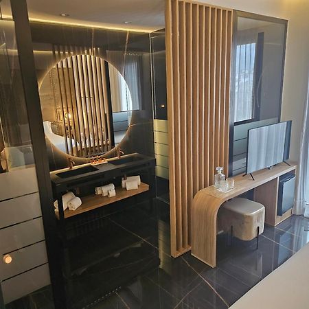 Hotel Las Tres Campanas Badajoz Kültér fotó