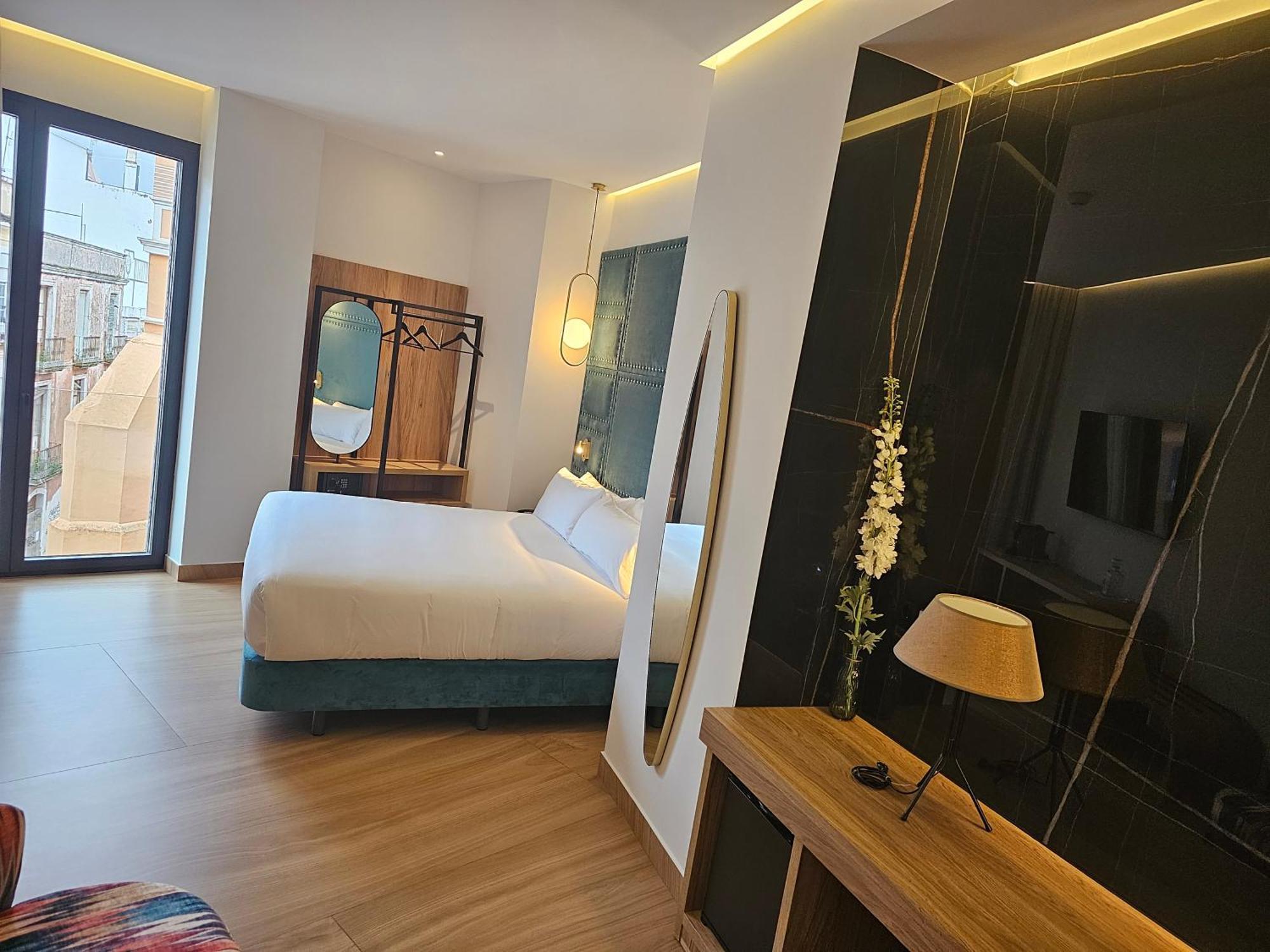Hotel Las Tres Campanas Badajoz Kültér fotó